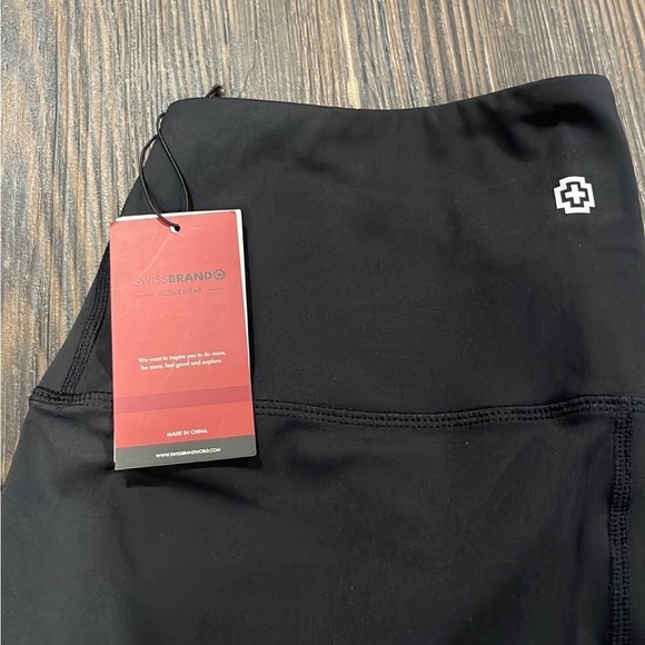 Swiss Brand women’s athletic leggings - Picture 3 of 5